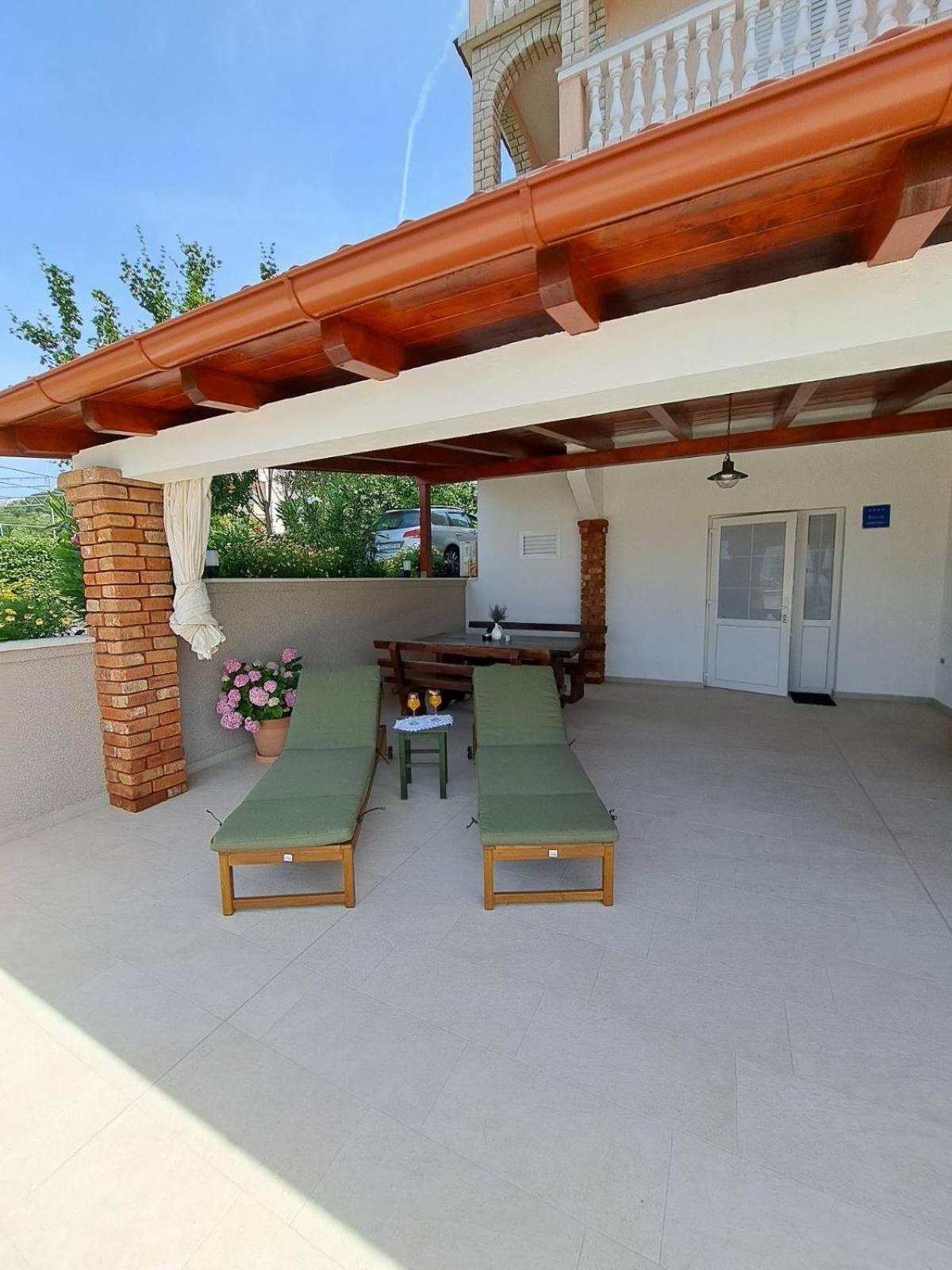 Apartments Tinjarosa Mundanije Oda fotoğraf